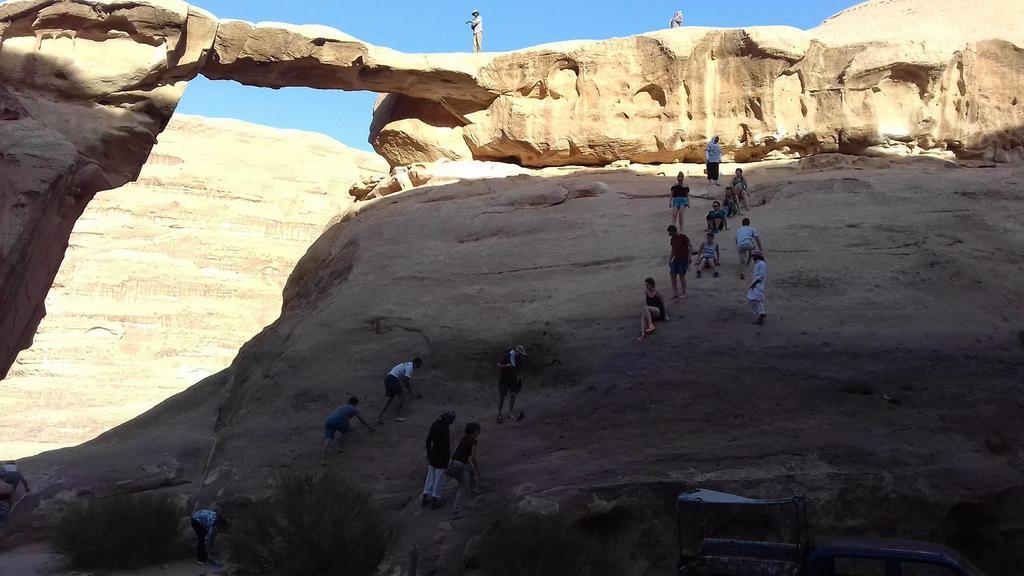 Bedouin Holidays Camp And Jeep Tours Wadi Rum Eksteriør bilde